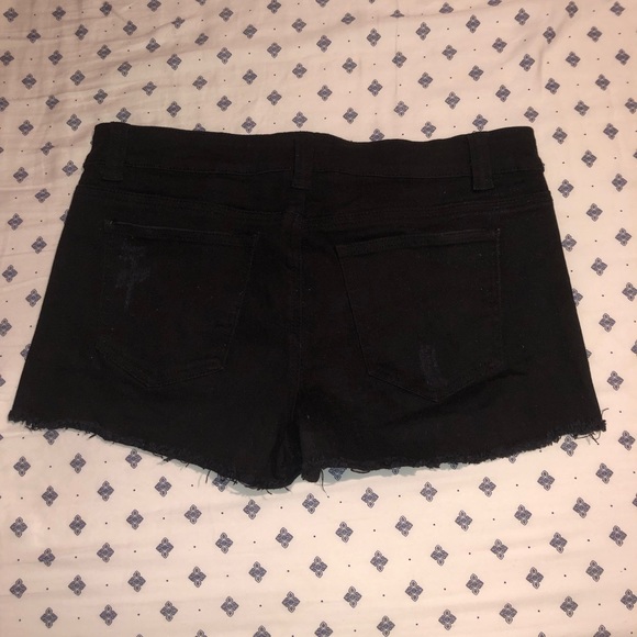 High rise black shorts - Picture 2 of 4